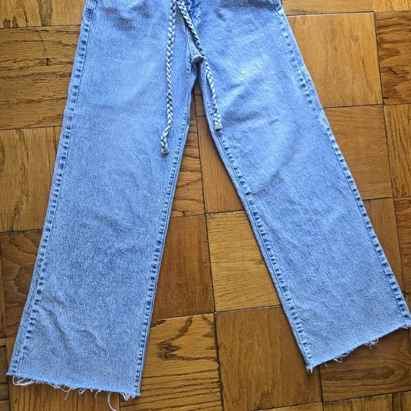 Kensie "The Carla" High-Rise Wide Leg Jeans w/ Removable Braided Belt | Size 2/2 - Picture 9 of 16